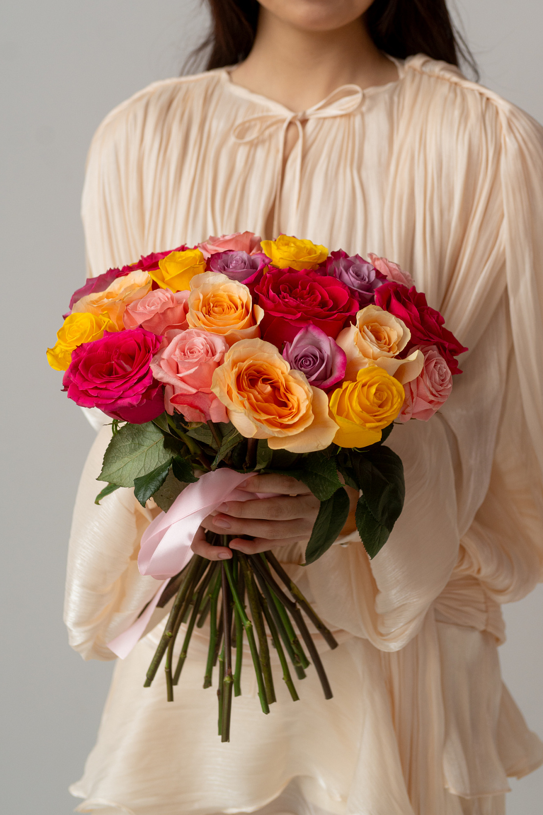 Акция 25 роз Elegance микс